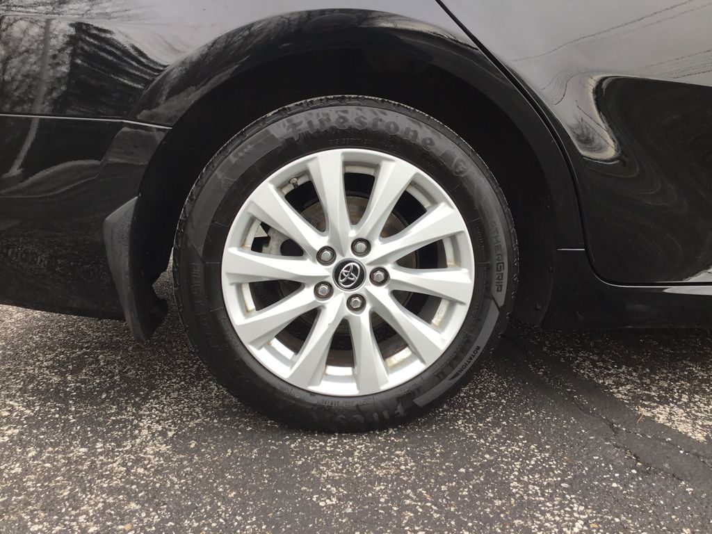 Thumbnail: 2018 Toyota Camry - 11