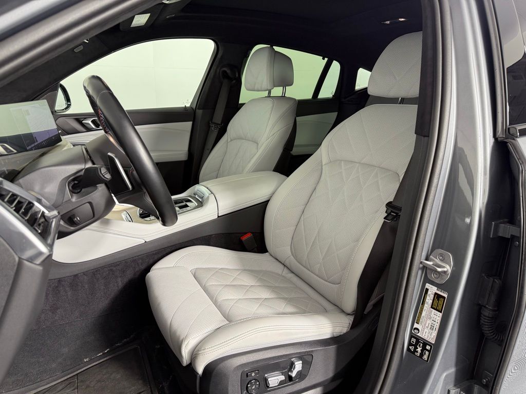 Thumbnail: 2024 BMW X6 - 14