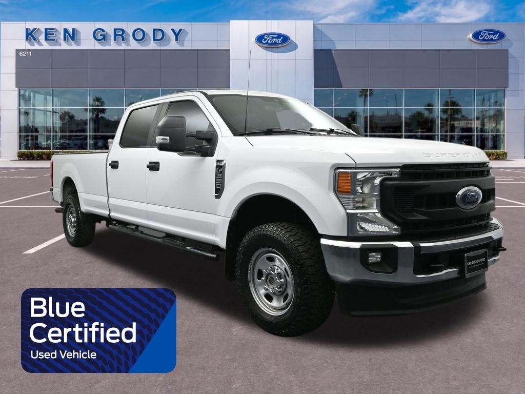 White 2022 Ford F-350 Super Duty Pickup Truck Four-Wheel Drive Automatic