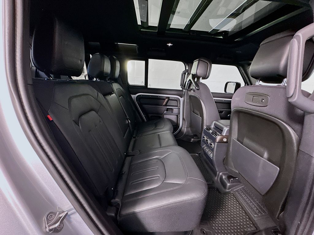 Thumbnail: 2020 Land Rover Defender - 28