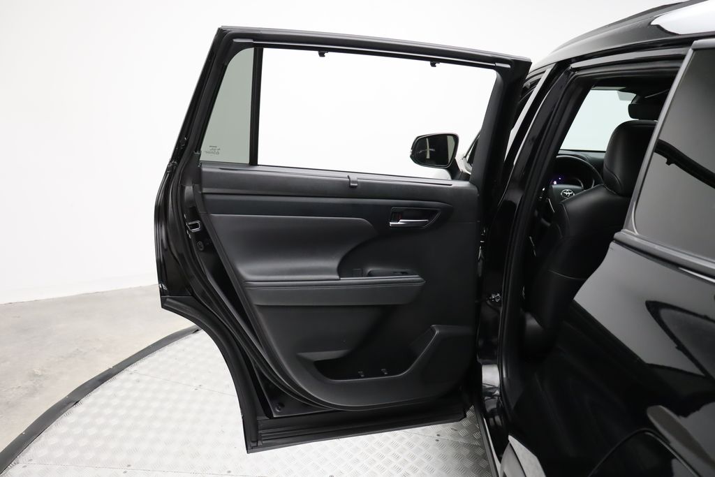 2024 Toyota Highlander XSE 21