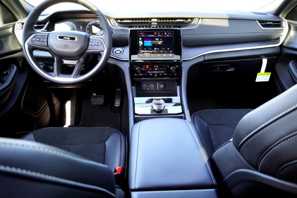 New Car 2025 Jeep Grand Cherokee L  Altitude X For Sale Under $40,000 In Taylor, Texas