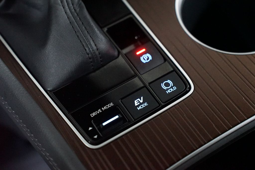 Thumbnail: 2022 Toyota Sienna - 21