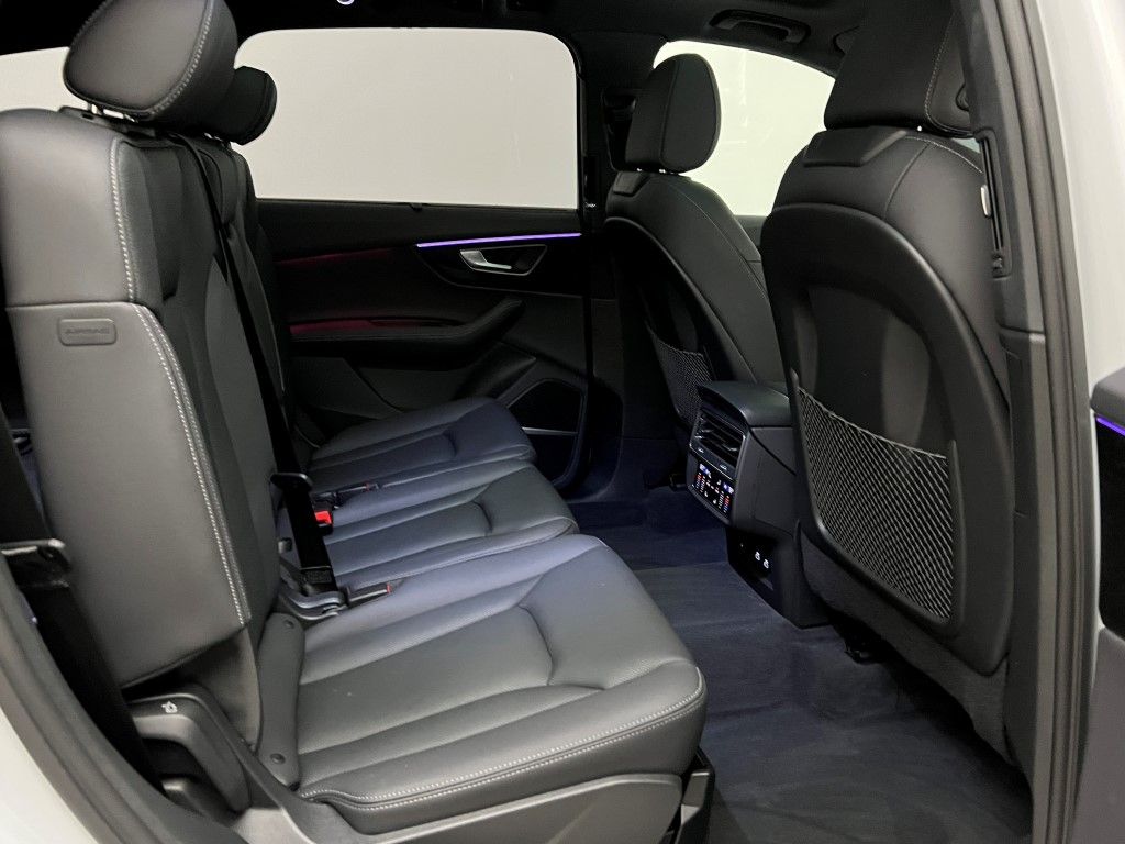 Thumbnail: 2025 Audi Q7 - 18