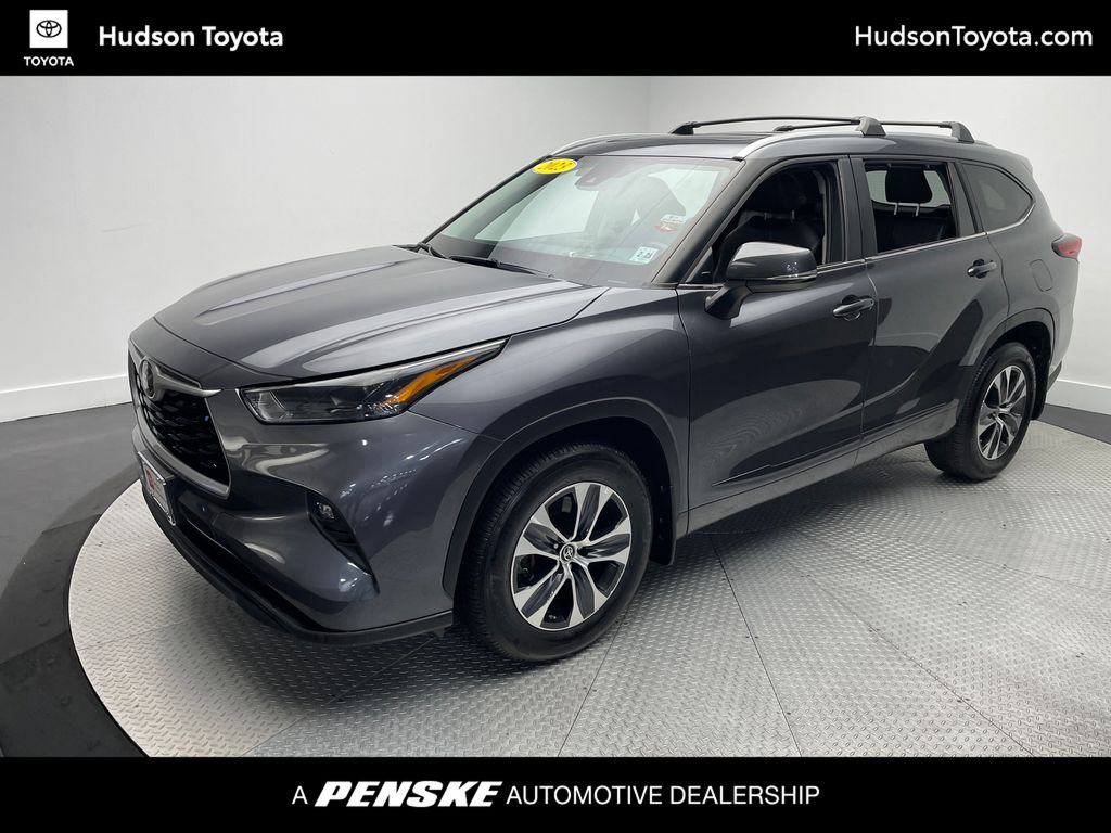 Thumbnail: 2023 Toyota Highlander - 1