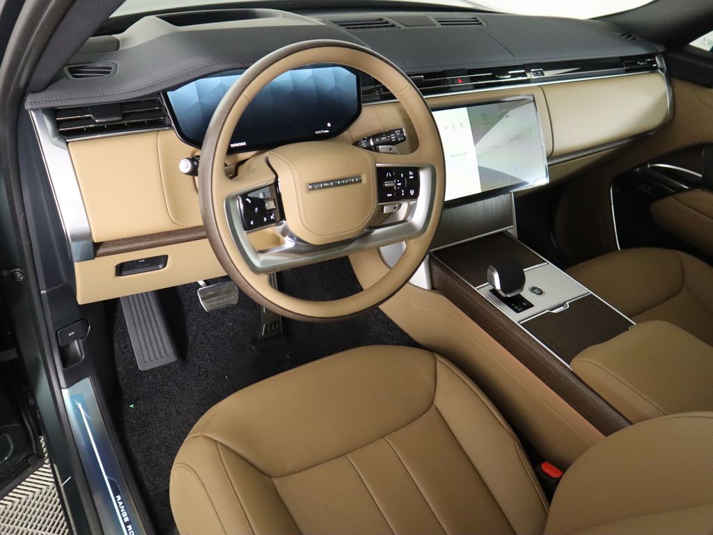 Thumbnail: 2025 Land Rover Range Rover - 10