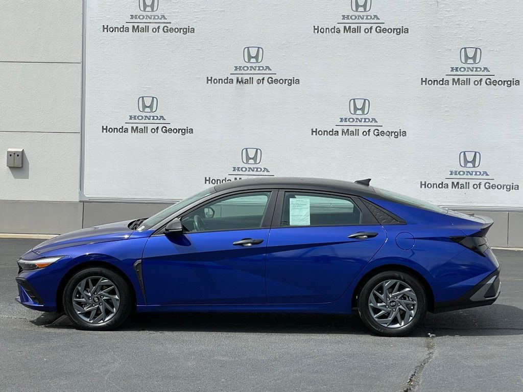 2024 Hyundai Elantra SEL 2