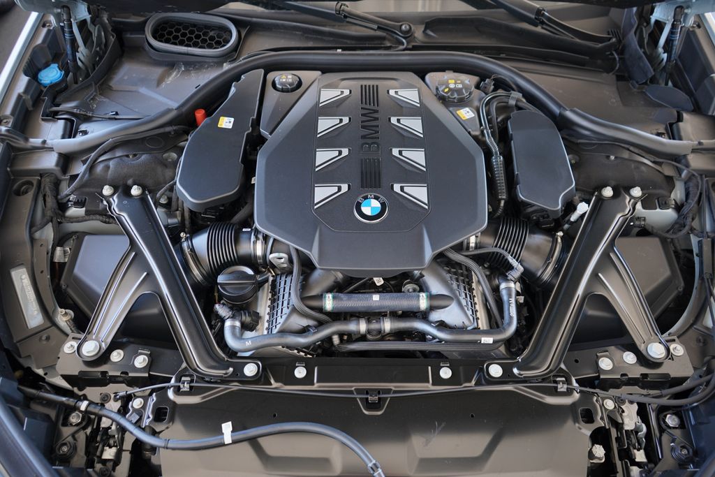 Thumbnail: 2025 BMW 7 Series - 22