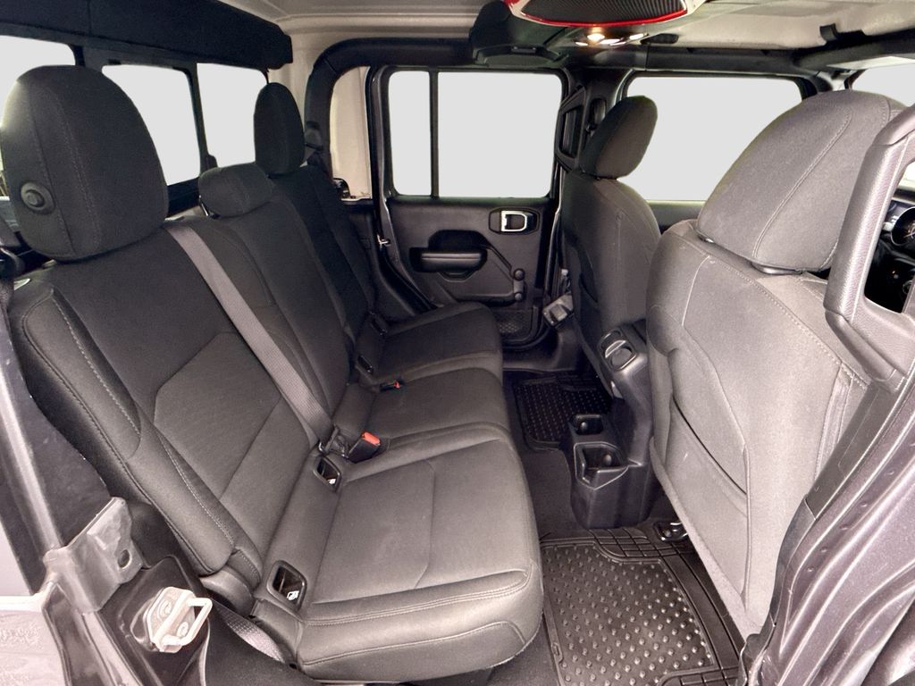 Thumbnail: 2021 Jeep Gladiator - 20