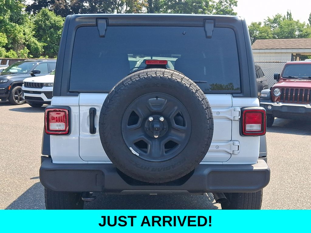 Used 2025 Jeep Wrangler SUV