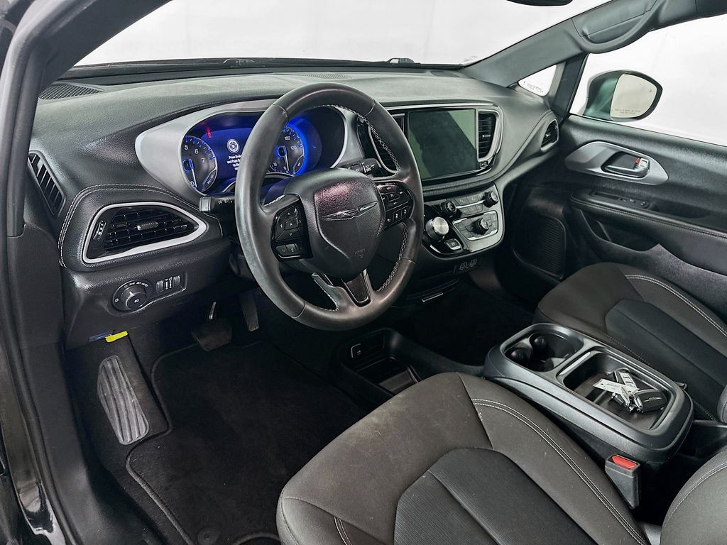 Used 2023 Black Chrysler Touring image 29