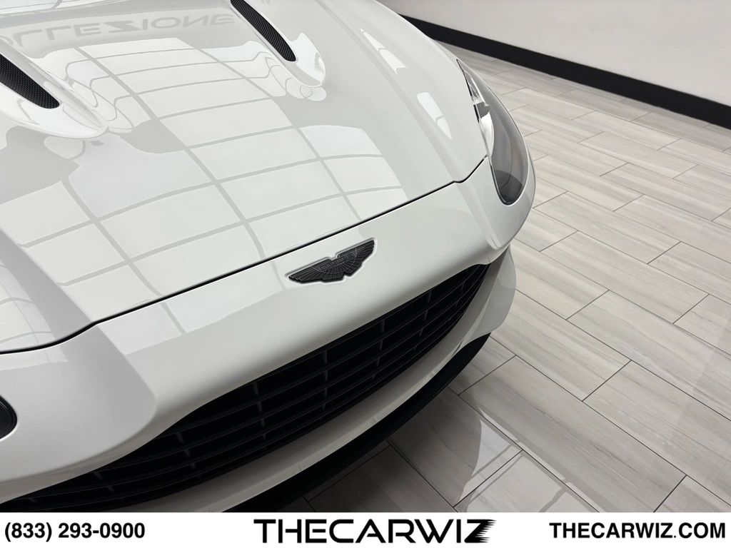 2021 Aston Martin DBX