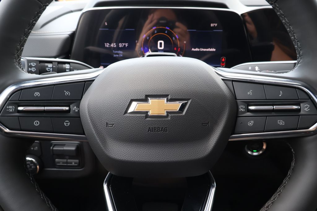 Thumbnail: 2025 Chevrolet Suburban - 23