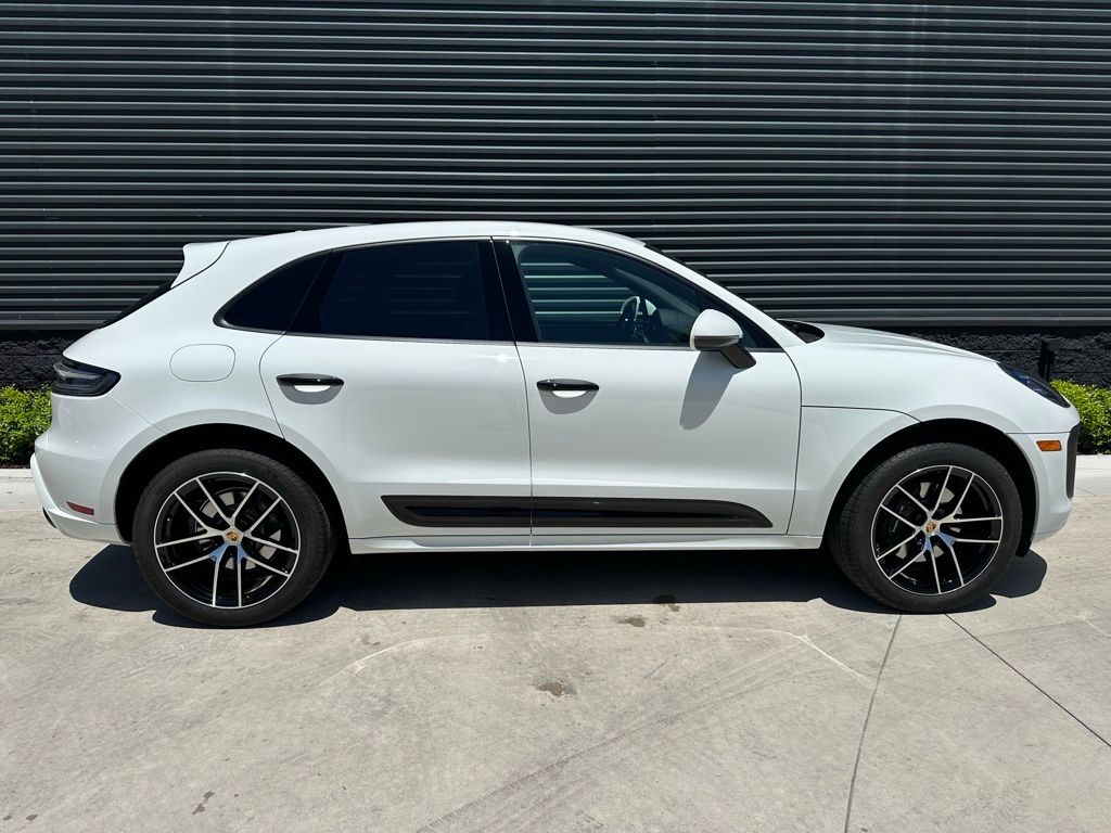 2024 Porsche Macan  8