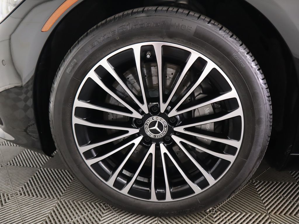 Thumbnail: 2024 Mercedes-Benz S-Class - 31