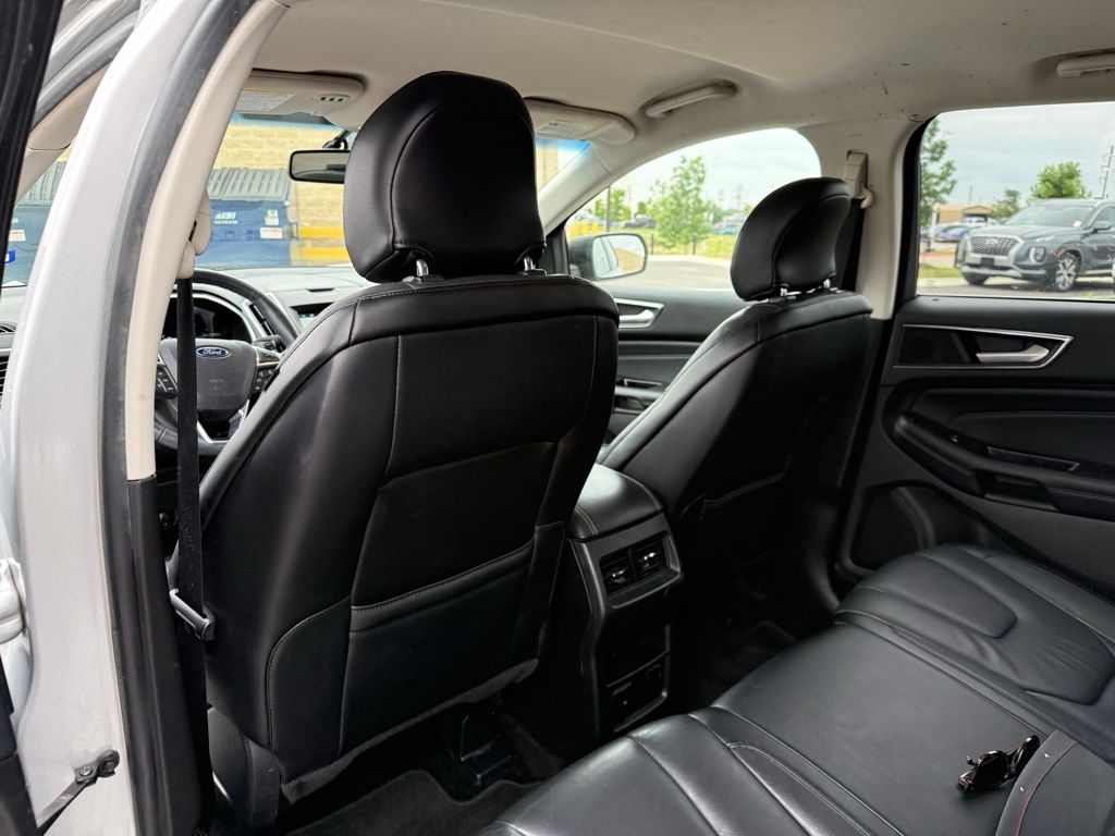 Thumbnail: 2017 Ford Edge - 9