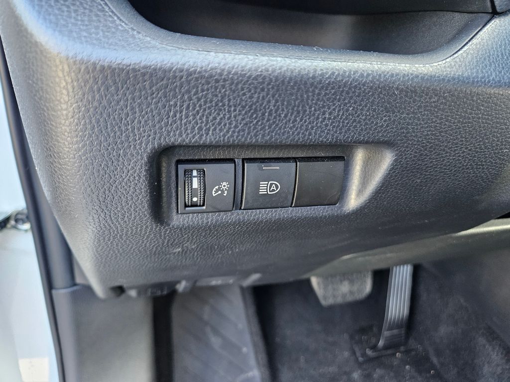 Thumbnail: 2024 Toyota RAV4 - 17