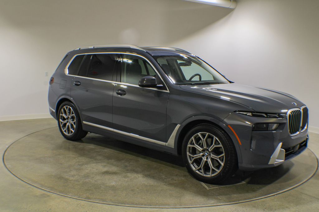 Used 2023  BMW xDrive40i image 7