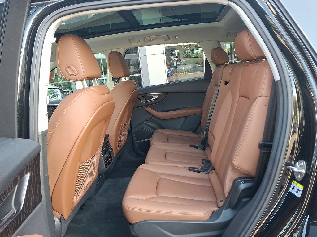 Thumbnail: 2022 Audi Q7 - 10