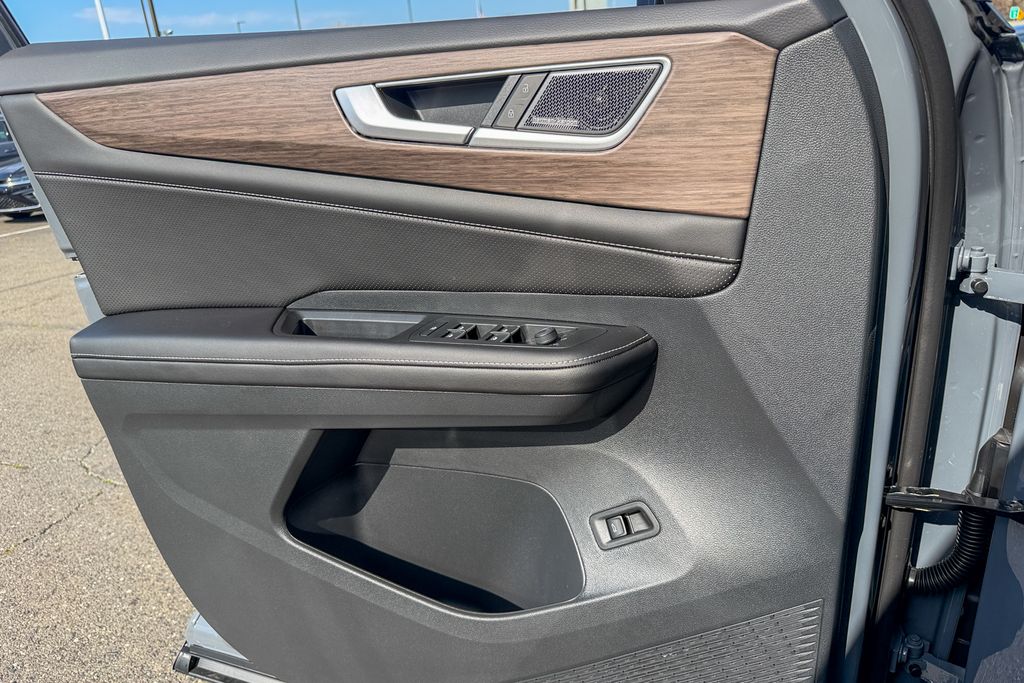 New 2026  Volkswagen 2.0T SEL Premium R-Line image 15