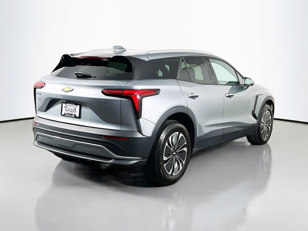 View vehicle photo 5