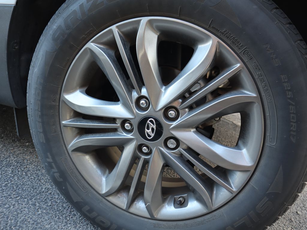 Thumbnail: 2014 Hyundai Tucson - 14