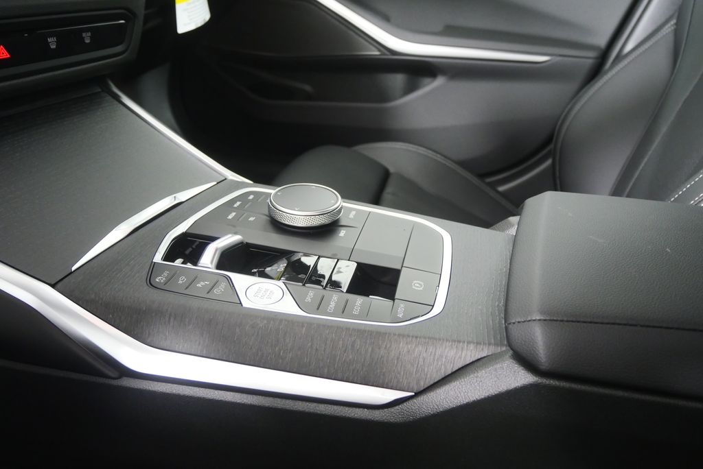 Thumbnail: 2026 BMW 3 Series - 21