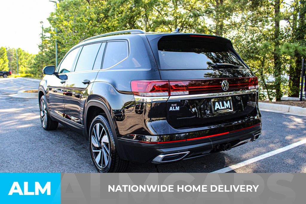 Used 2025 Black Volkswagen 2.0T SE w/Technology image 4