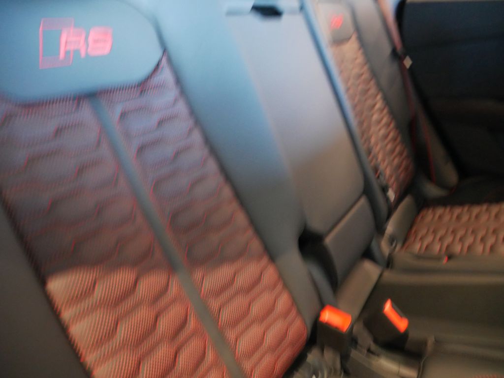 Thumbnail: 2026 Audi RS Q8 - 31