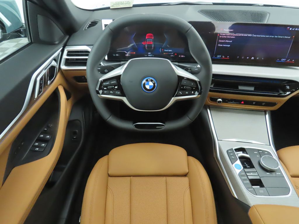 Thumbnail: 2025 BMW i4 - 10