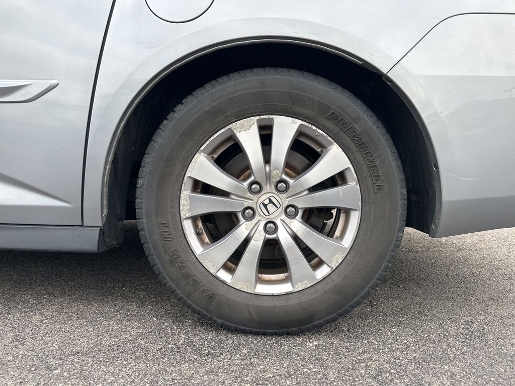 View vehicle photo 7