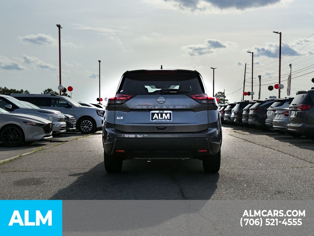 Used 2025 Gray Nissan SV image 5