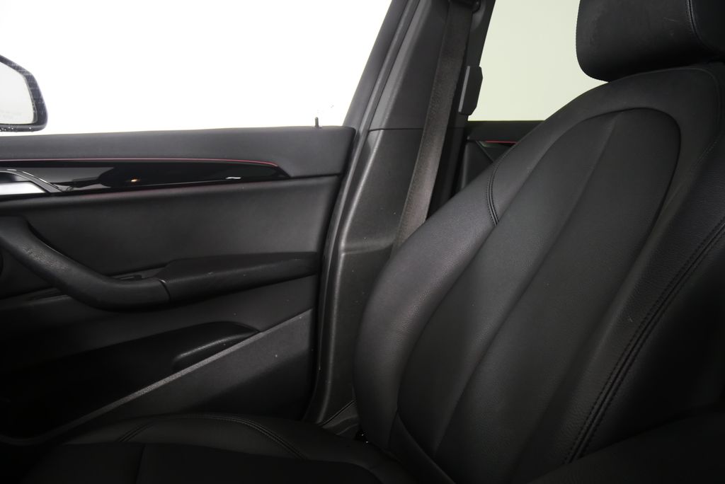 Thumbnail: 2021 BMW X1 - 10