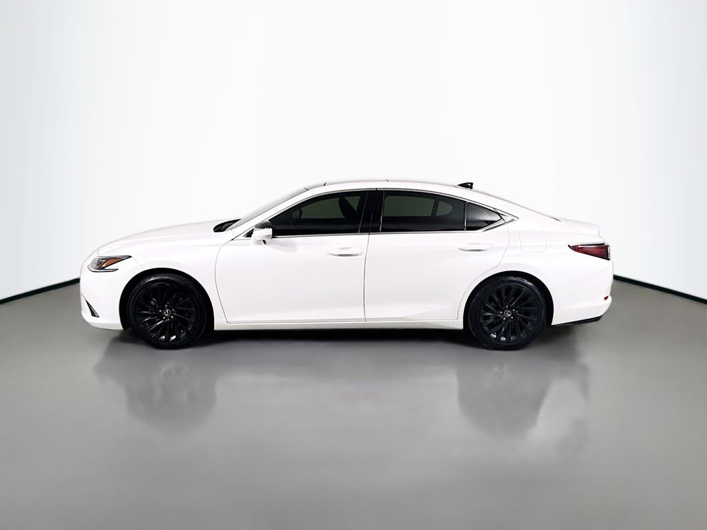 Thumbnail: 2021 Lexus ES - 8