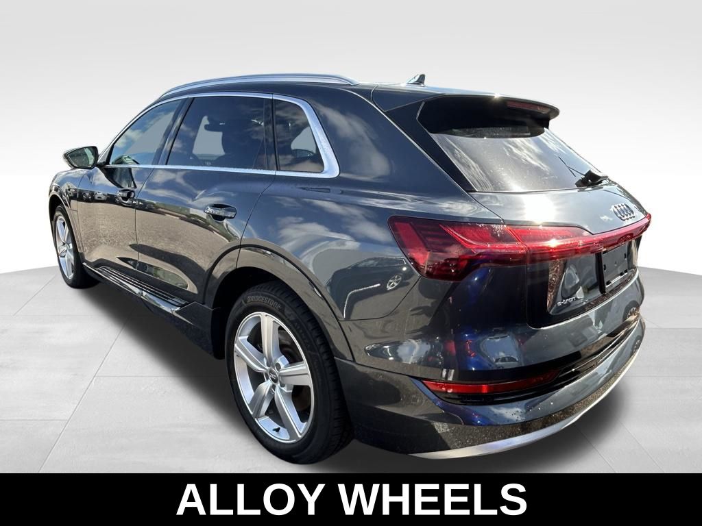 Used 2019 Gray Audi Premium Plus image 3