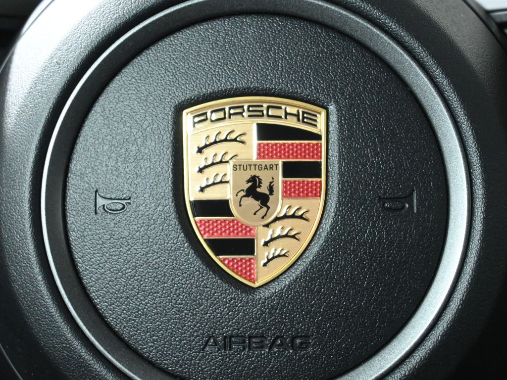 2025 Porsche Taycan  19