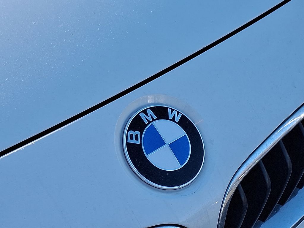 Thumbnail: 2018 BMW 3 Series - 4
