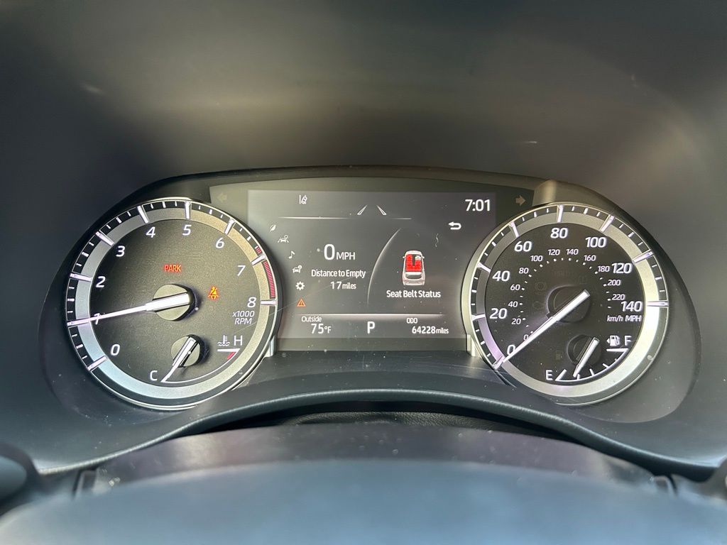 2022 Toyota Highlander XLE 24