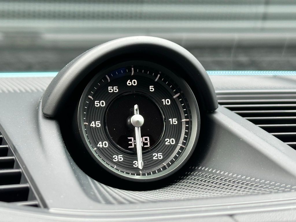 Thumbnail: 2026 Porsche Panamera - 29