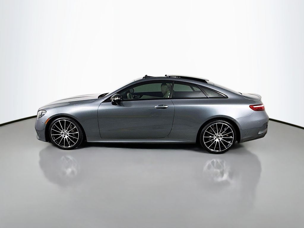 Thumbnail: 2022 Mercedes-Benz E-Class - 8