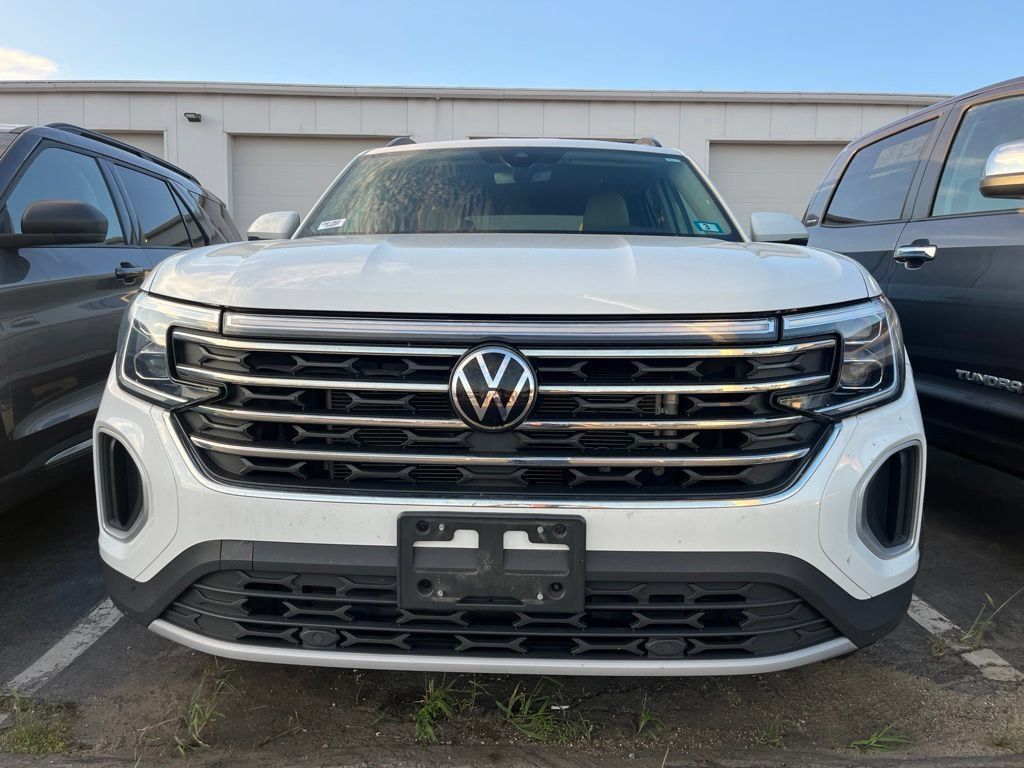 White 2024 Volkswagen Atlas SUV / Crossover All-Wheel Drive 8-Speed Automatic
