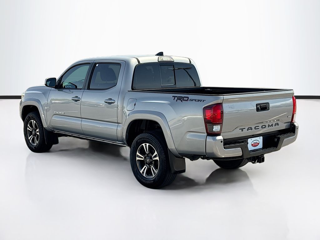Thumbnail: 2019 Toyota Tacoma - 7