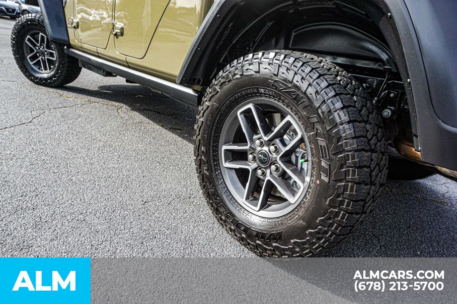Used 2026 Green Jeep Mojave image 15