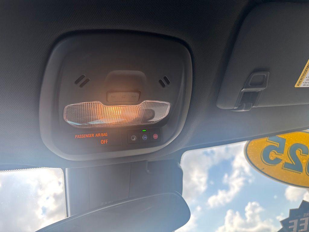 Used 2025 Chevrolet Trax SUV