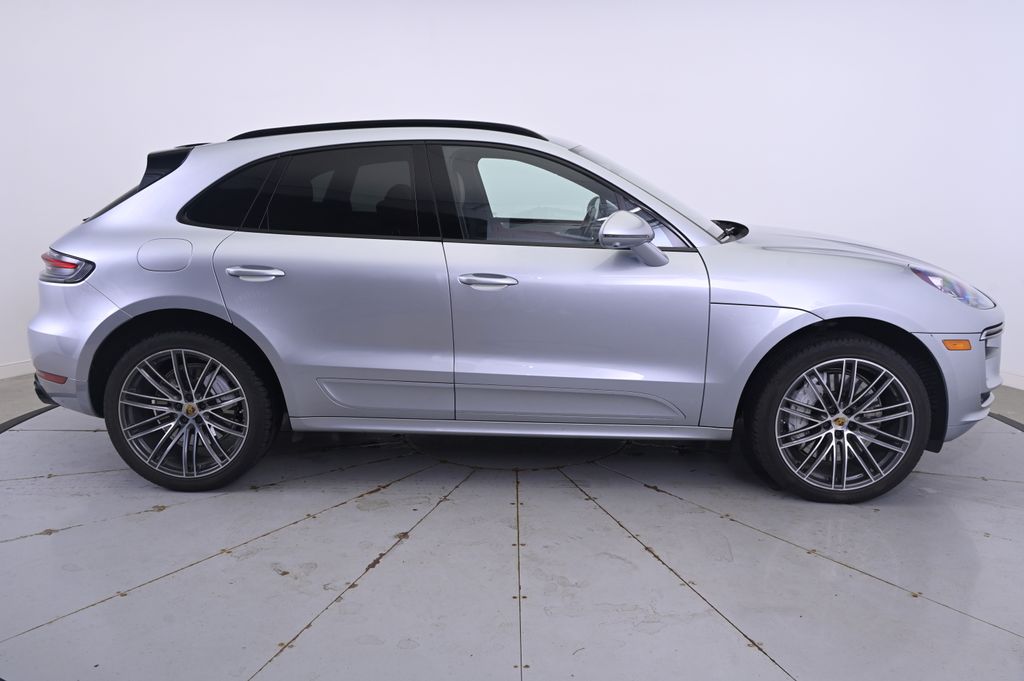 Thumbnail: 2021 Porsche Macan - 8