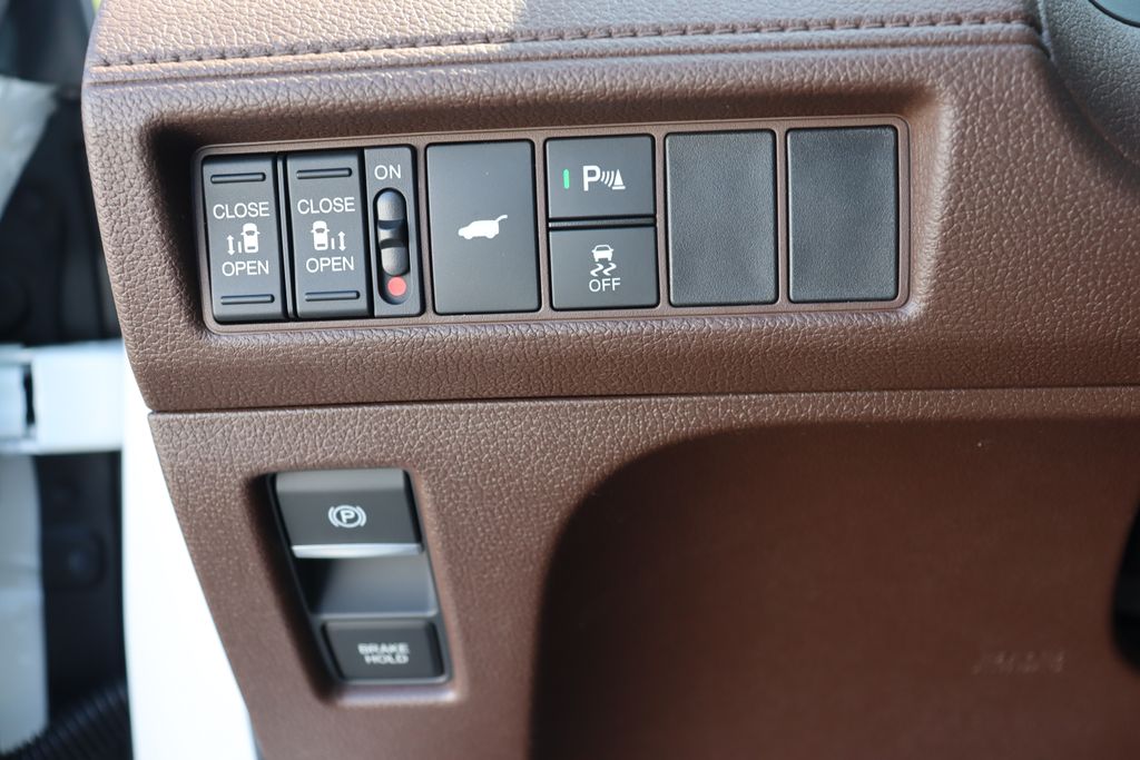 Thumbnail: 2026 Honda Odyssey - 32