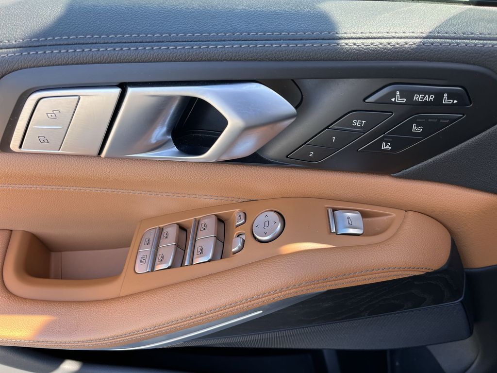 Thumbnail: 2022 BMW X7 - 13