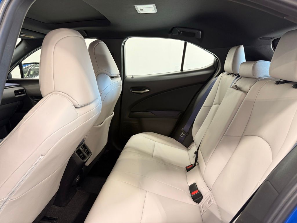 Thumbnail: 2021 Lexus UX - 11