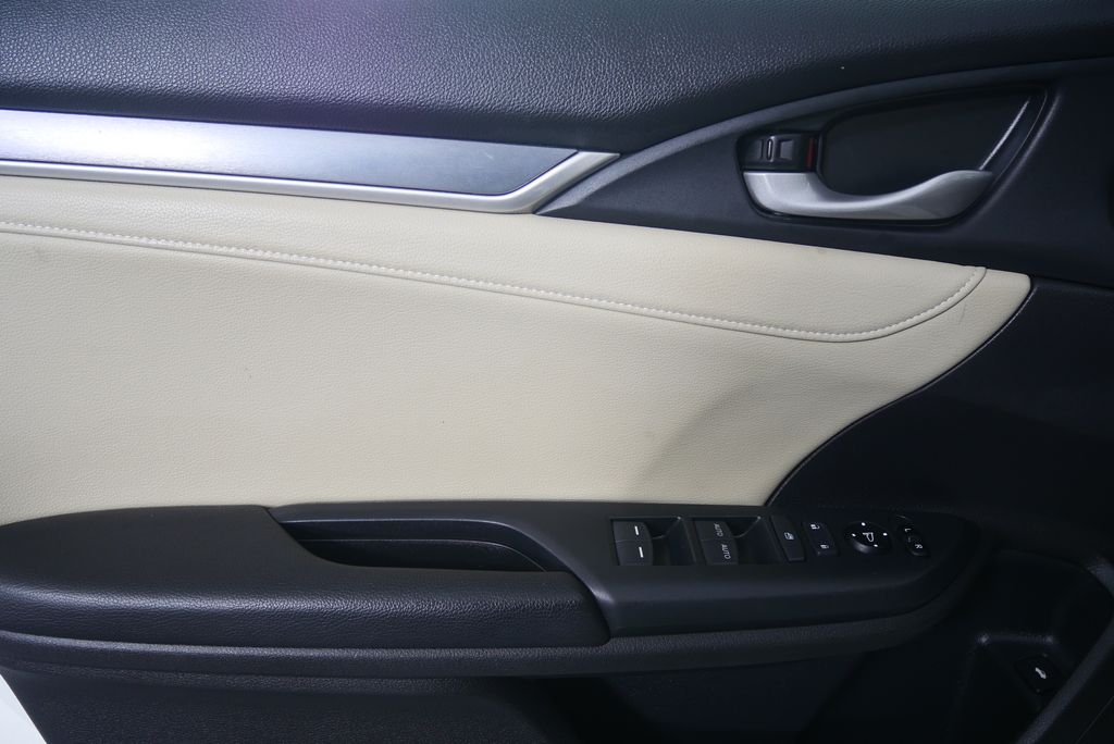 Thumbnail: 2017 Honda Civic - 9