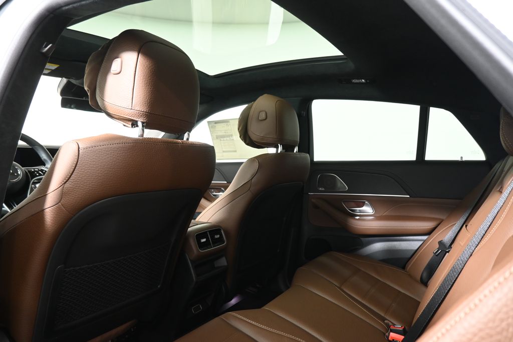 Thumbnail: 2026 Mercedes-Benz GLE - 26